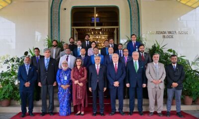 Ishaq Dar with chinese delegation