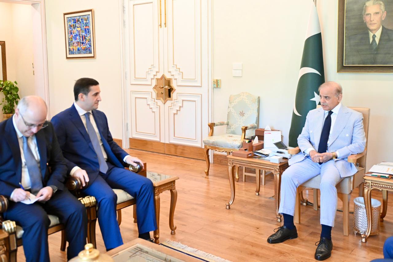 Pakistan, Azerbaijan