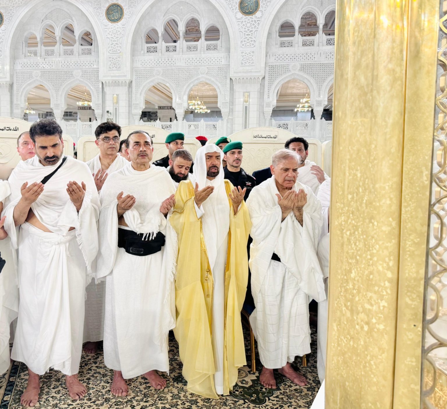 PM Shehbaz, high-level delegation perform Umrah