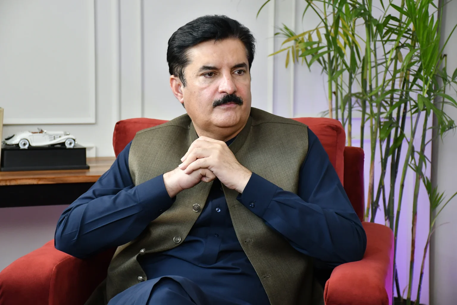 Faisal-Karim-Kundi-Governor-KPK