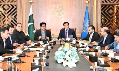 Chairman CDA chairing meeting