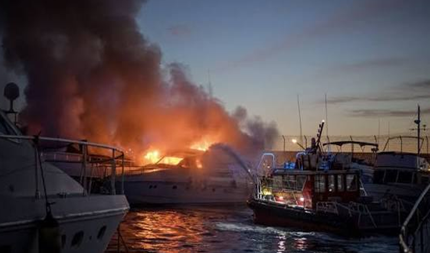 France-boat-fire