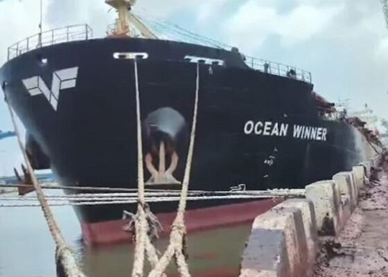 india-port-cargo-ship