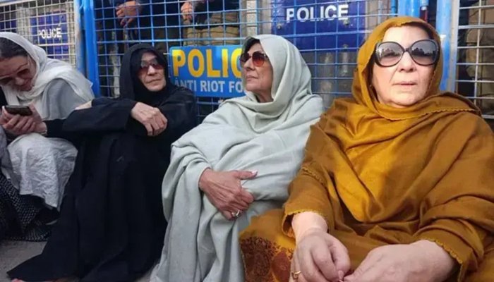 Aleema Khan, Uzma Khan and Noreen Niazi